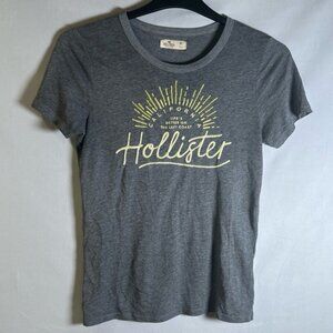 Women’s Hollister Embroidery Spellout T-shirt Tee. Size M